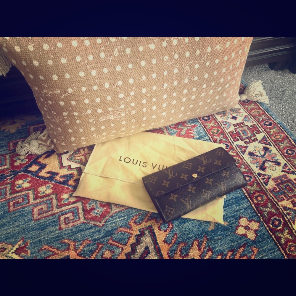 Louis Vuitton Sarah Monogram Wallet